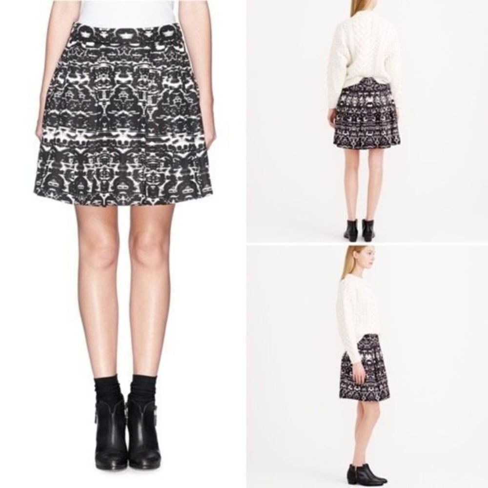 J. Crew Pleated‎ Above Knee Skater Skirt Black /Cream Size 4 NWT